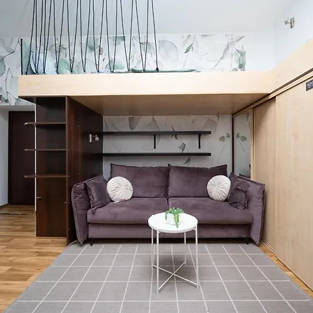 Apartment Botanique Moon Main Square